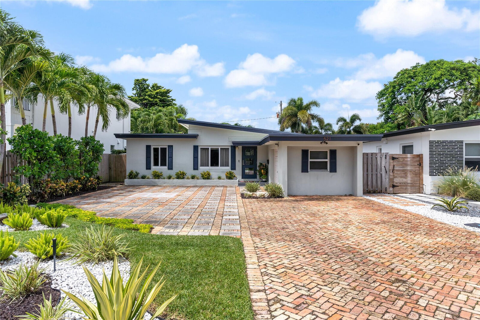 Property Photo:  521 NE 14th Avenue  FL 33301 