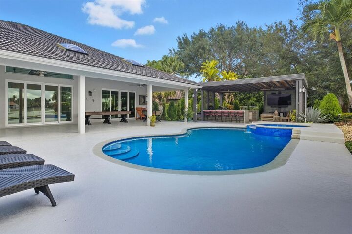 Property Photo: 2906 Medinah FL 33332