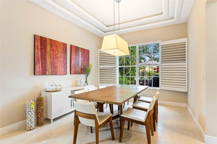 Property Photo: 2527 Montclaire Circle FL 33327