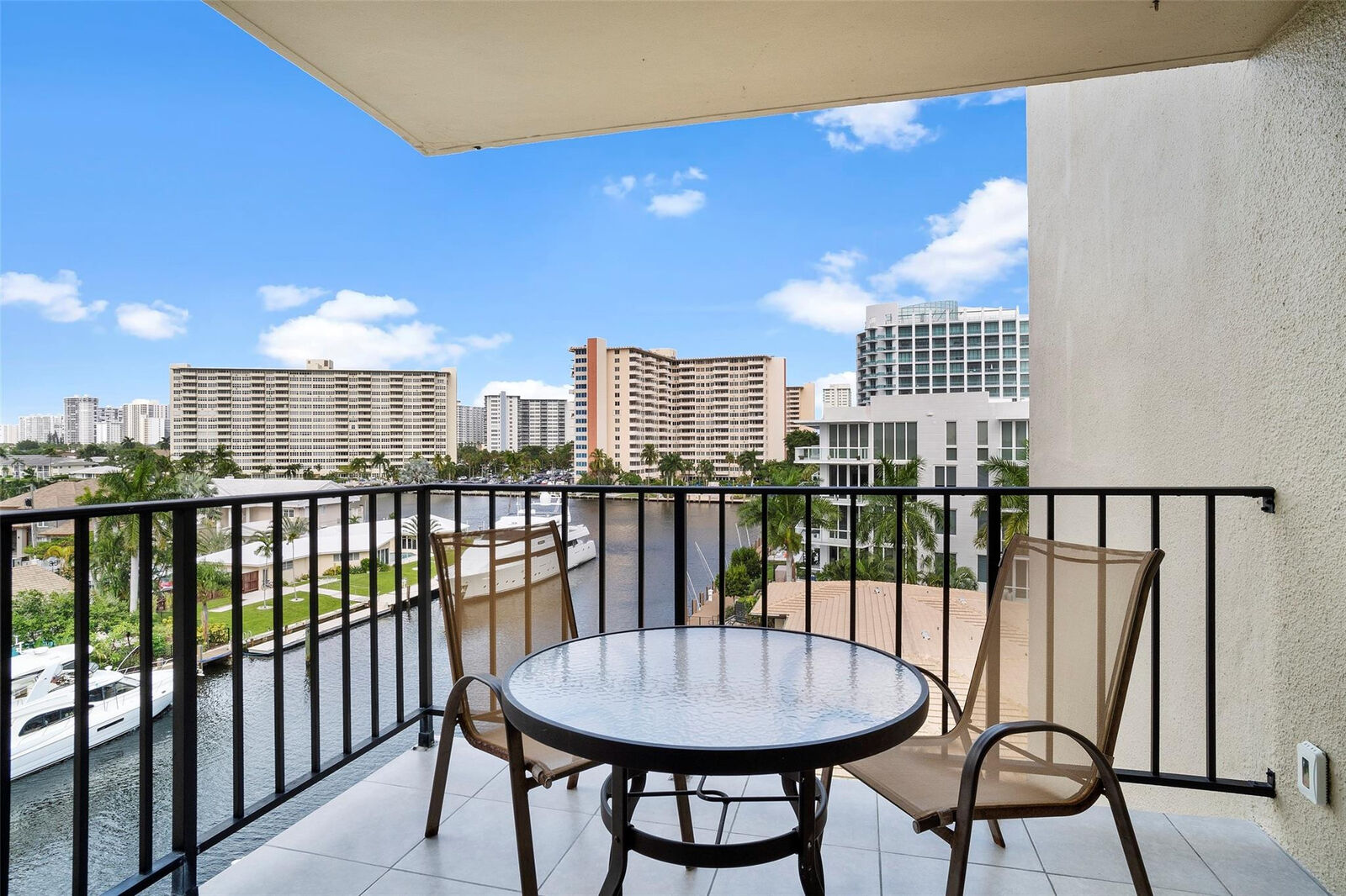 Property Photo:  2881 NE 33rd Court 6D  FL 33306 