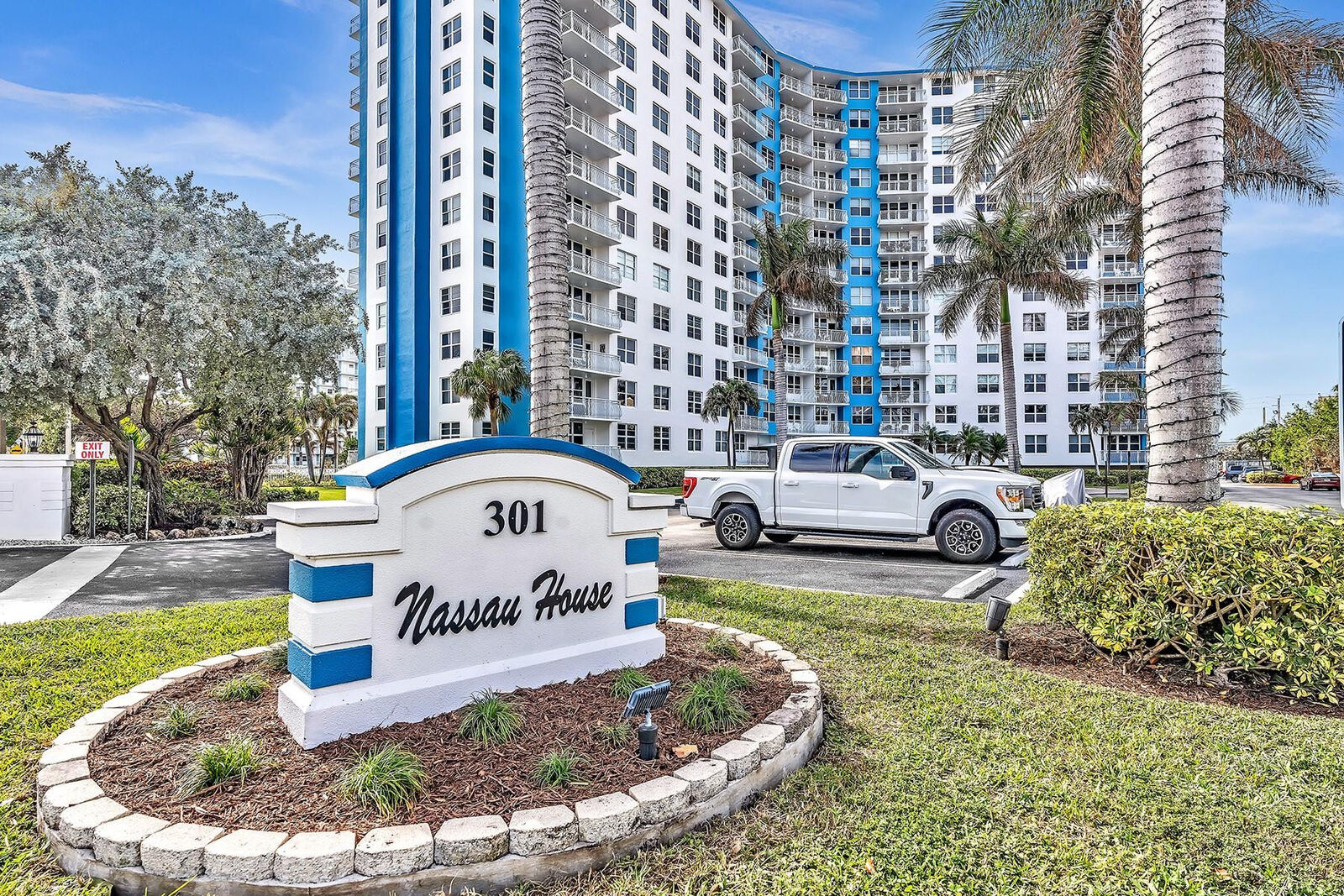Property Photo:  301 N Ocean Boulevard 805  FL 33062 