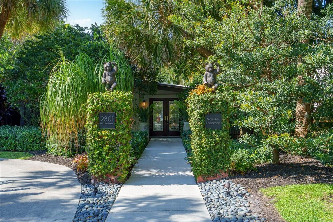 Property Photo:  2301 NE 13th Street  FL 33304 