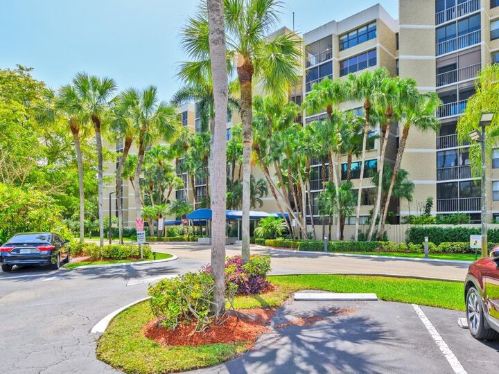 Property Photo:  16300 Golf Club Road 719  FL 33326 
