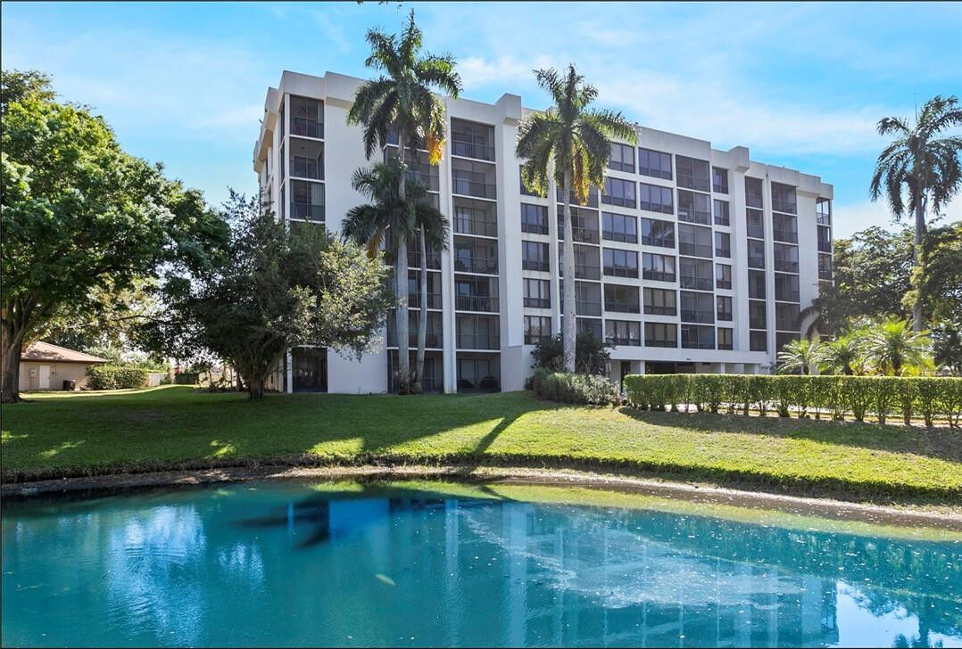 Property Photo:  5951 Wellesley Park Drive 107  FL 33433 