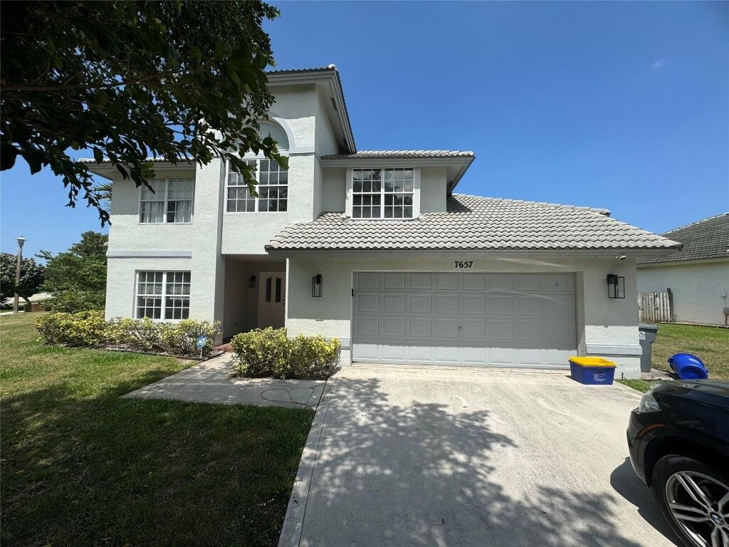 Property Photo:  7657 Briar Cliff Circle  FL 33467 