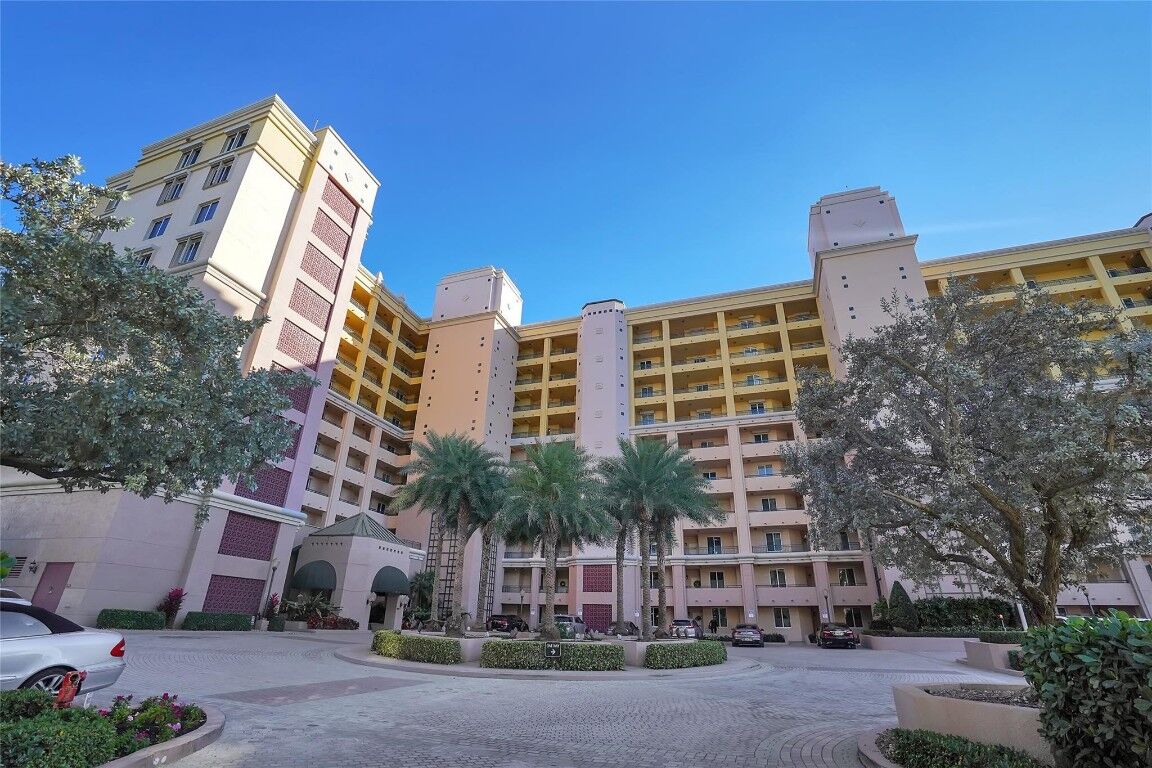 Property Photo: 2880 NE 14th Street Causeway 510 FL 33062