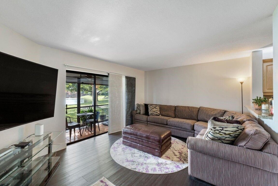 Property Photo:  609 Lincoln Court 609  FL 33442 