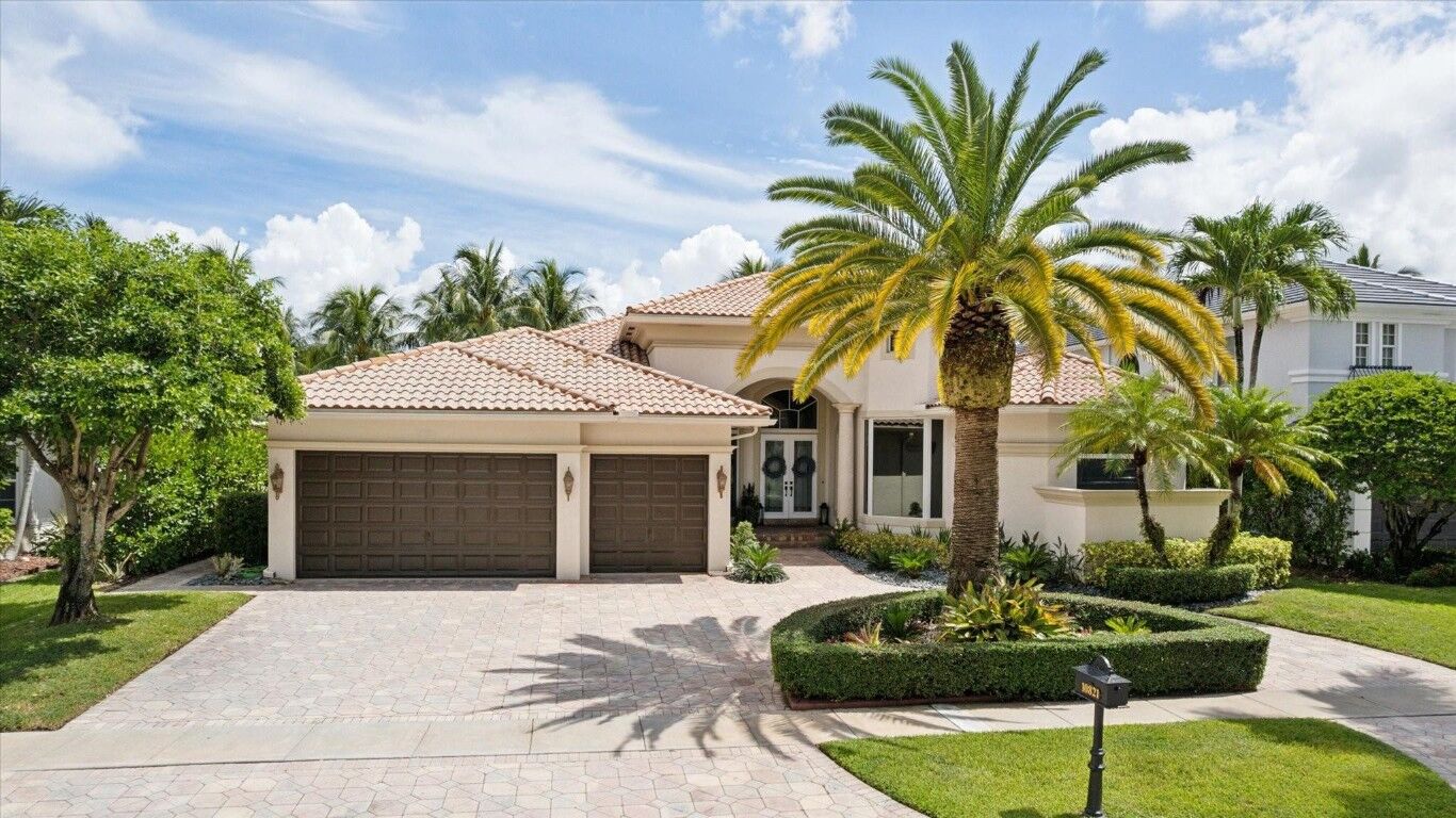 Property Photo:  10821 Blue Palm Street  FL 33324 