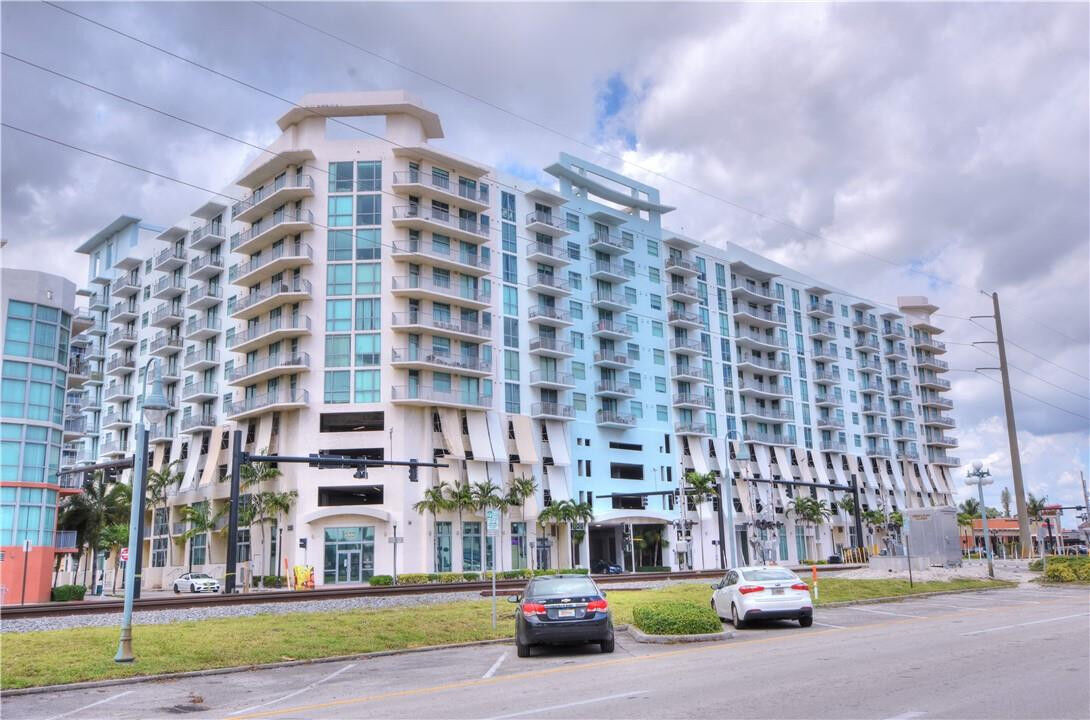 Property Photo:  140 S Dixie Highway 409  FL 33020 