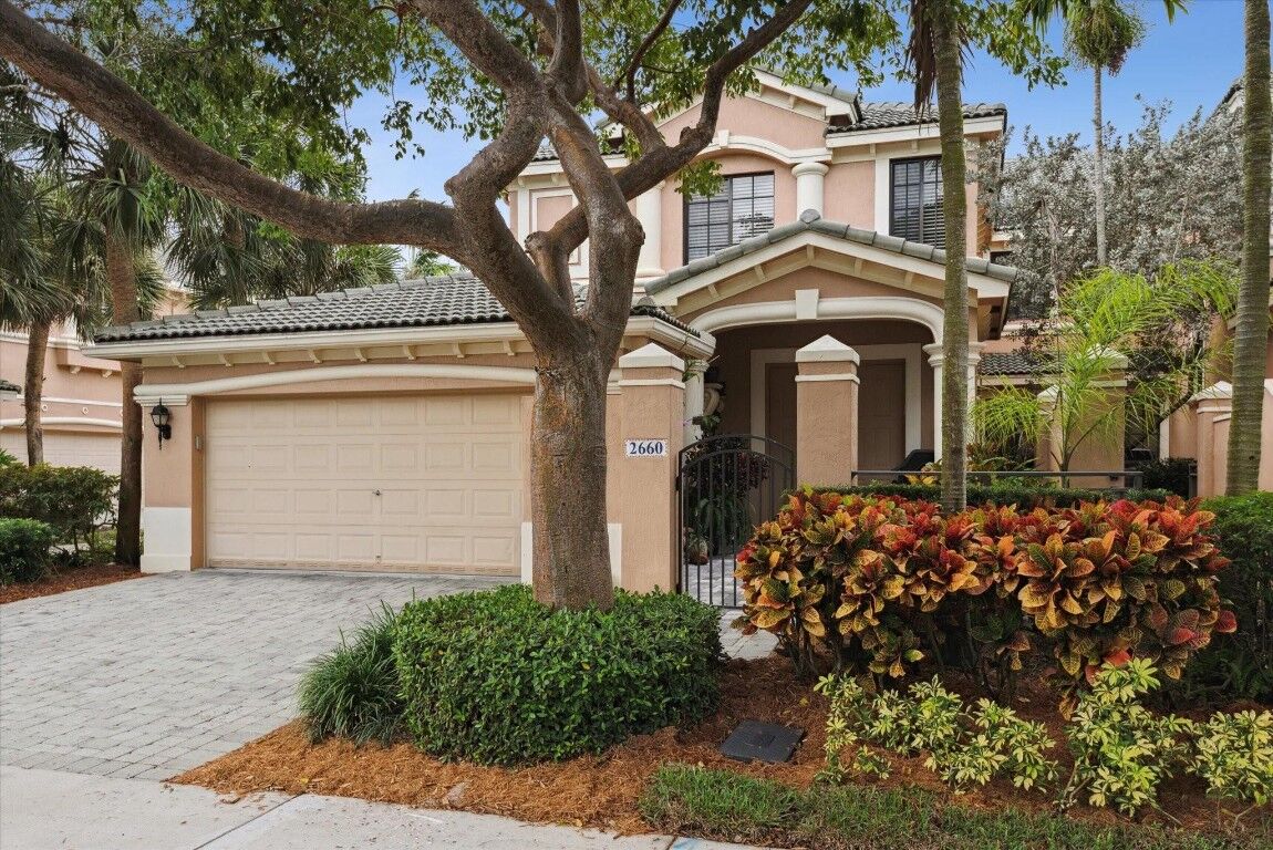 Property Photo: 2660 Center Court Drive 2660 FL 33332