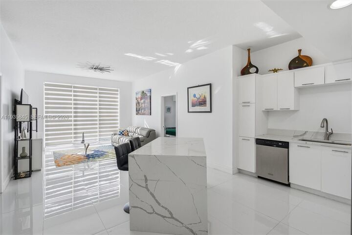 Property Photo: 510 NW 84th Ave 642 FL 33324