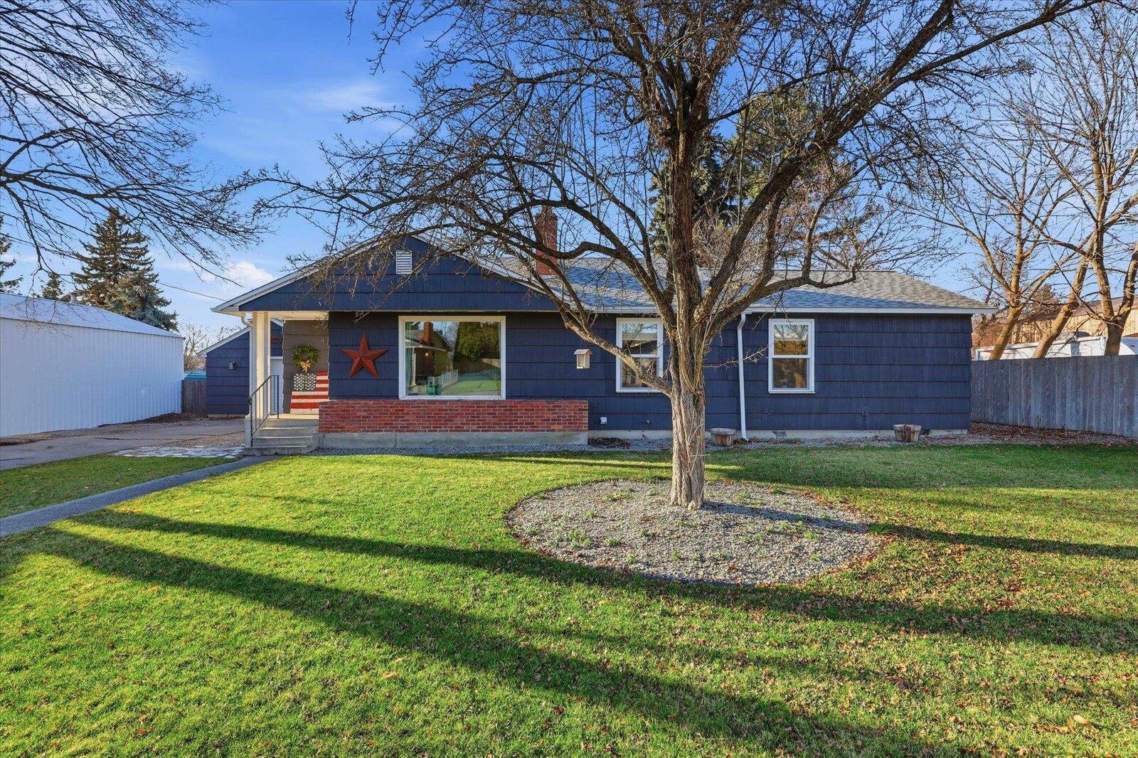 Property Photo:  417 N Burns Rd  WA 99216 