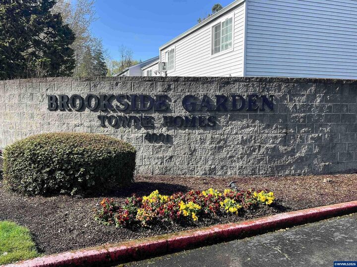 Property Photo: 4001 12th St Cut Off #31 St SE OR 97302