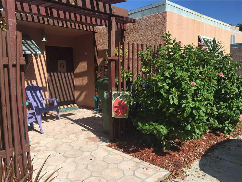 Property Photo:  1131 N Hiatus Road 1131  FL 33026 