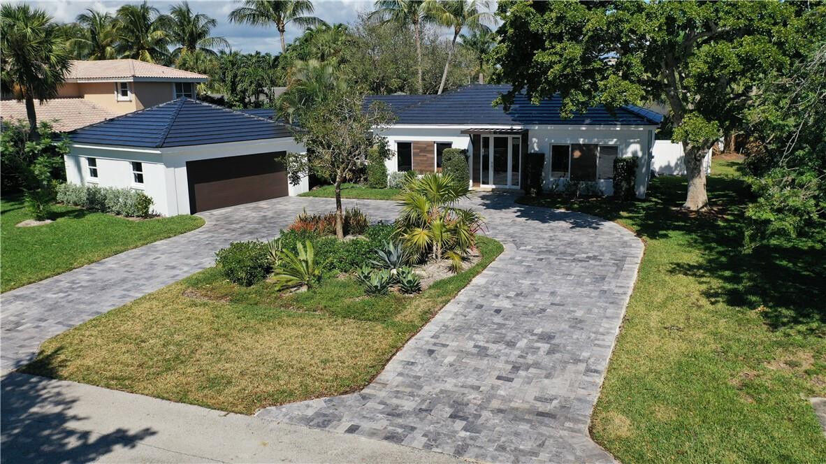Property Photo:  19 Minnetonka Road  FL 33308 