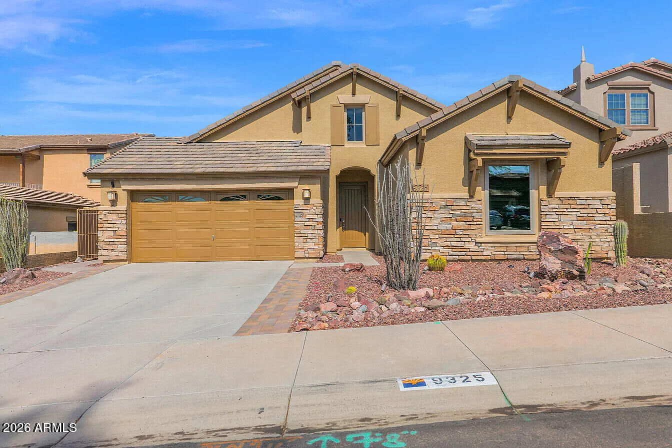 Property Photo: 9325 S 179th Drive AZ 85338