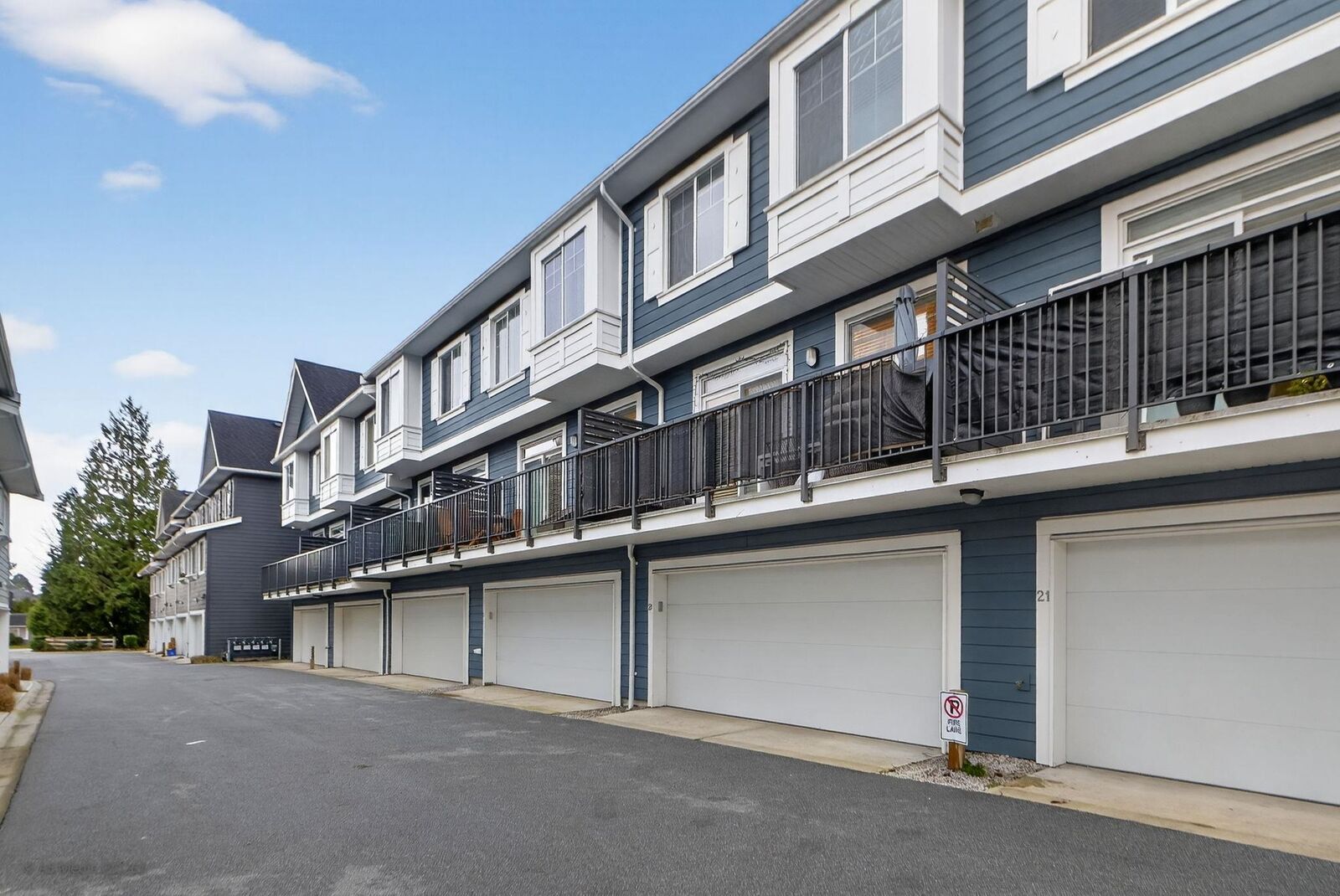 Photo de la propriété:  16323 15 Avenue 20  BC V4A 0C5 