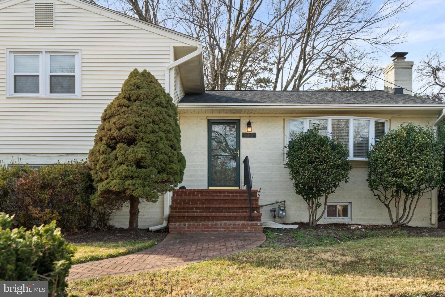 Property Photo:  1726 Baldwin Drive  VA 22101 