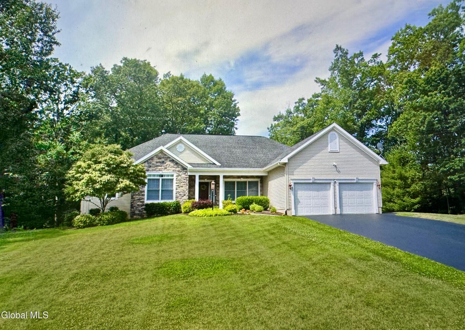 Property Photo: 21 Wesley Court NY 12188