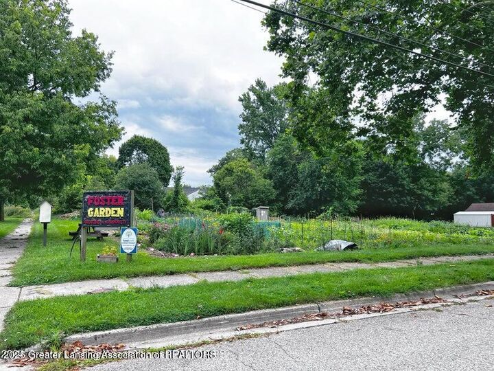 Property Photo: 426 S Francis Avenue MI 48912