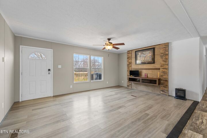 Property Photo:  523 N Point Rd  TN 37874 