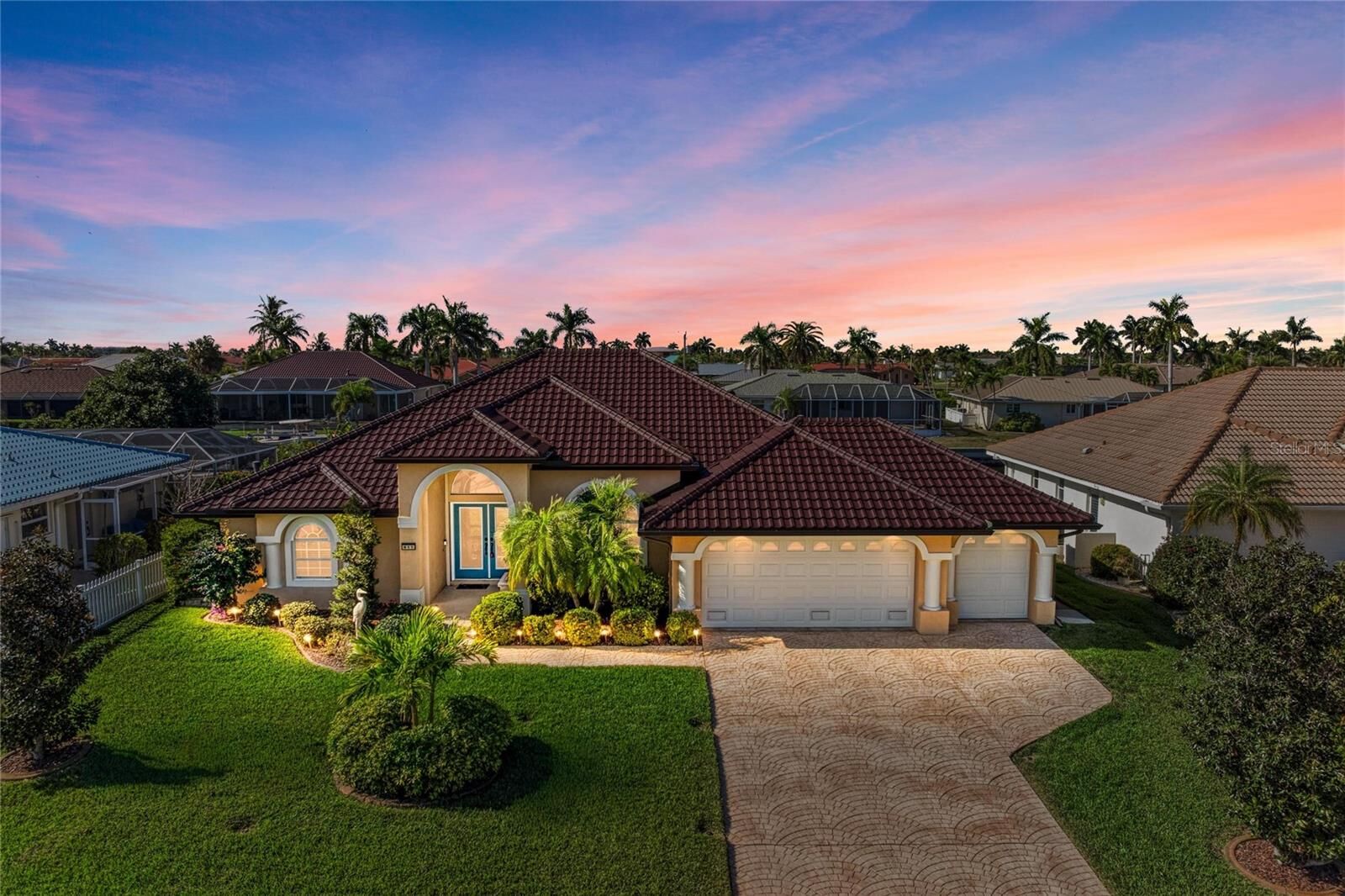 Property Photo:  611 Via Tunis  FL 33950 