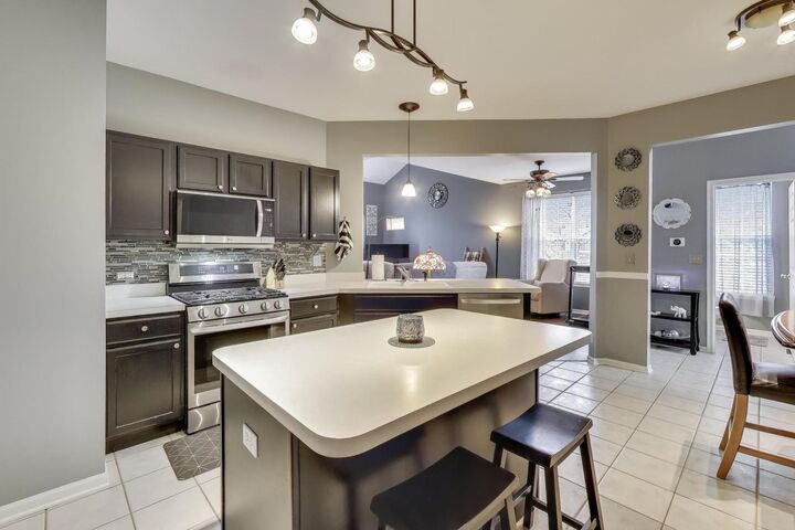 Property Photo:  2487 Stonegate Road  IL 60102 