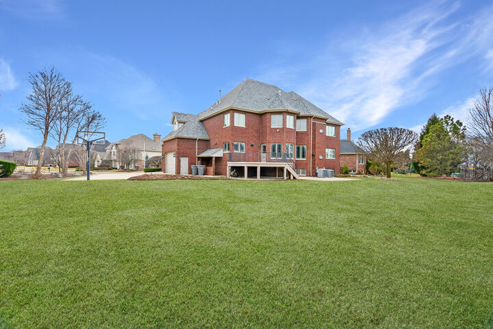 Property Photo: 11024 Marilyn Terrace IL 60467