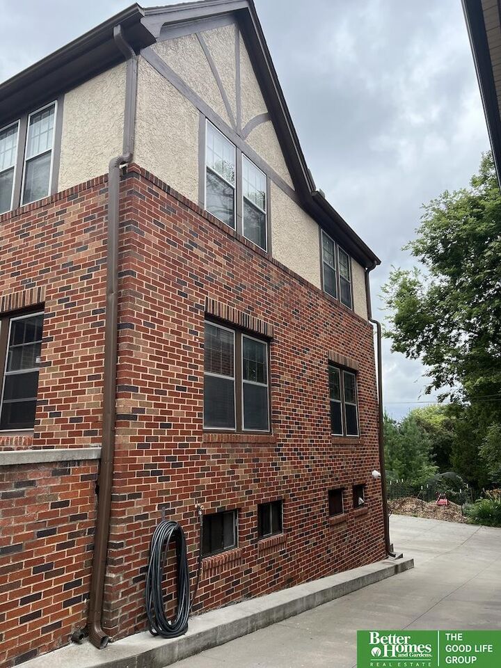 Property Photo:  514-516 S 55th Street  NE 68106 