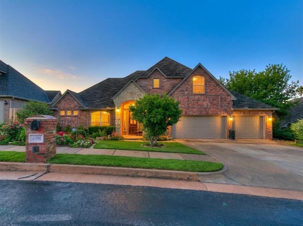 Property Photo:  2701 Century Drive  OK 73013 