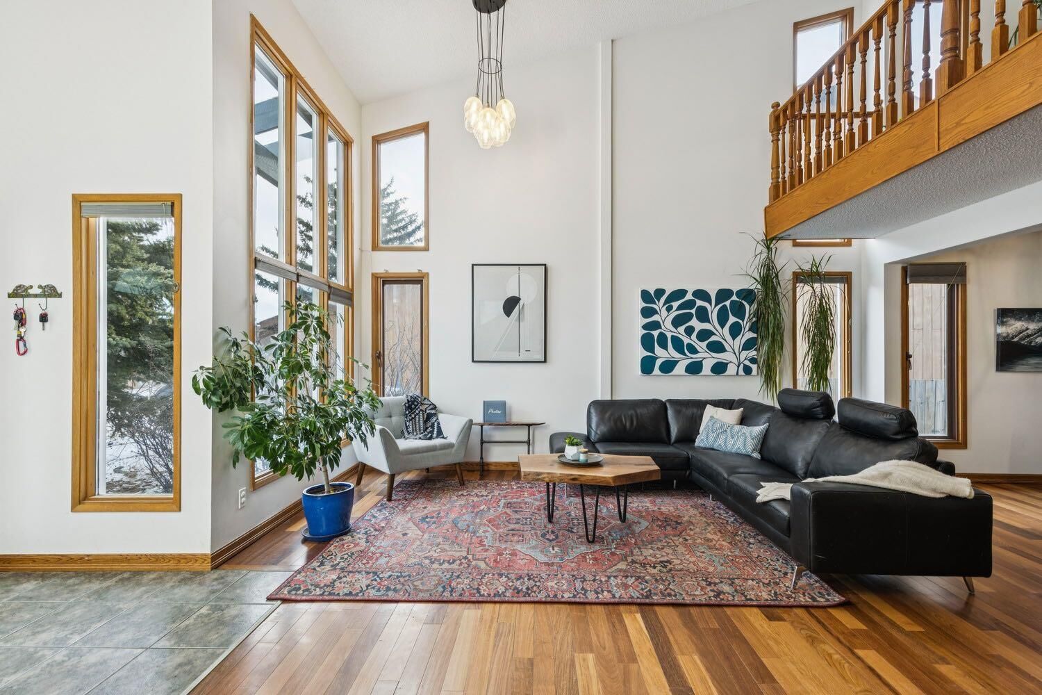 Property Photo:  715 Coach Bluff Crescent SW  AB T3H 1A9 