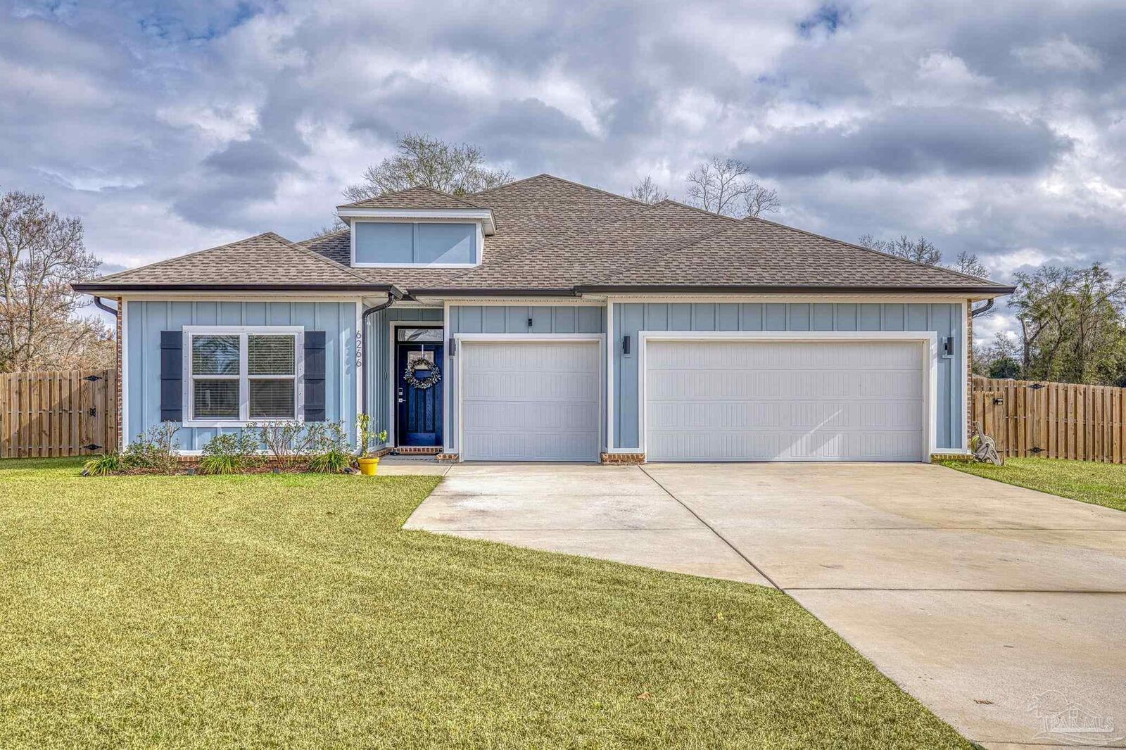 Property Photo:  6266 Dry Creek Rd  FL 32577 