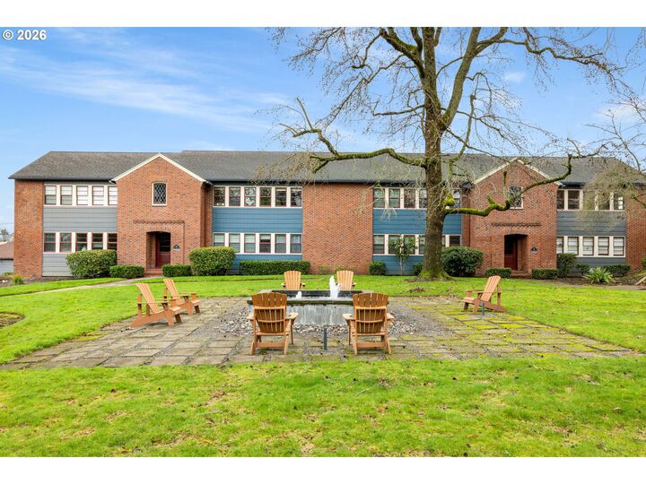 Property Photo:  255 NE 61 Ave 12  OR 97213 