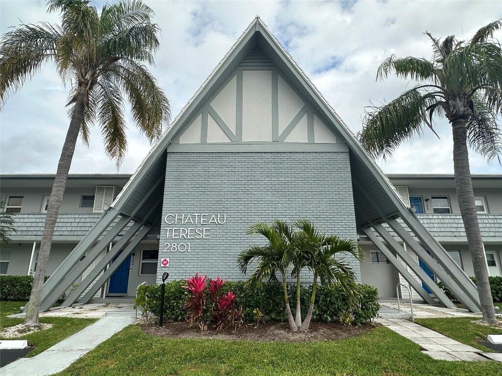 Property Photo:  2801 NE 33rd Court 201  FL 33306 