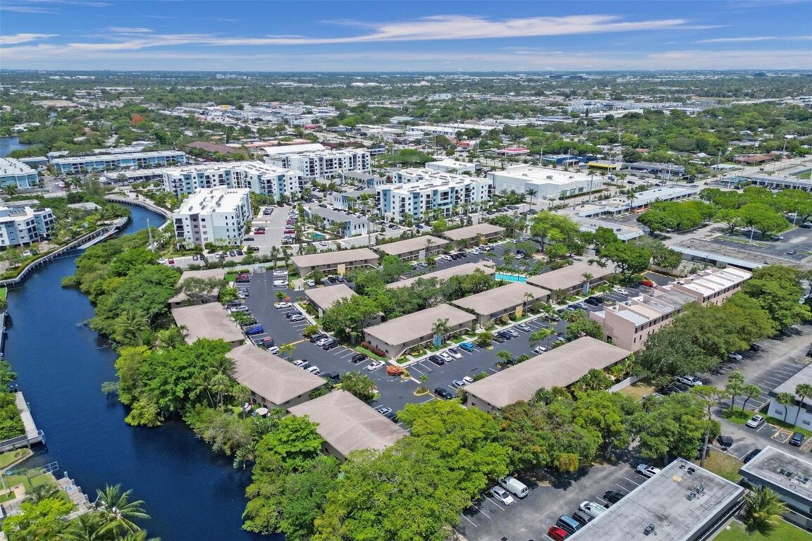 Property Photo:  2920 NE 8th Terrace 202  FL 33334 