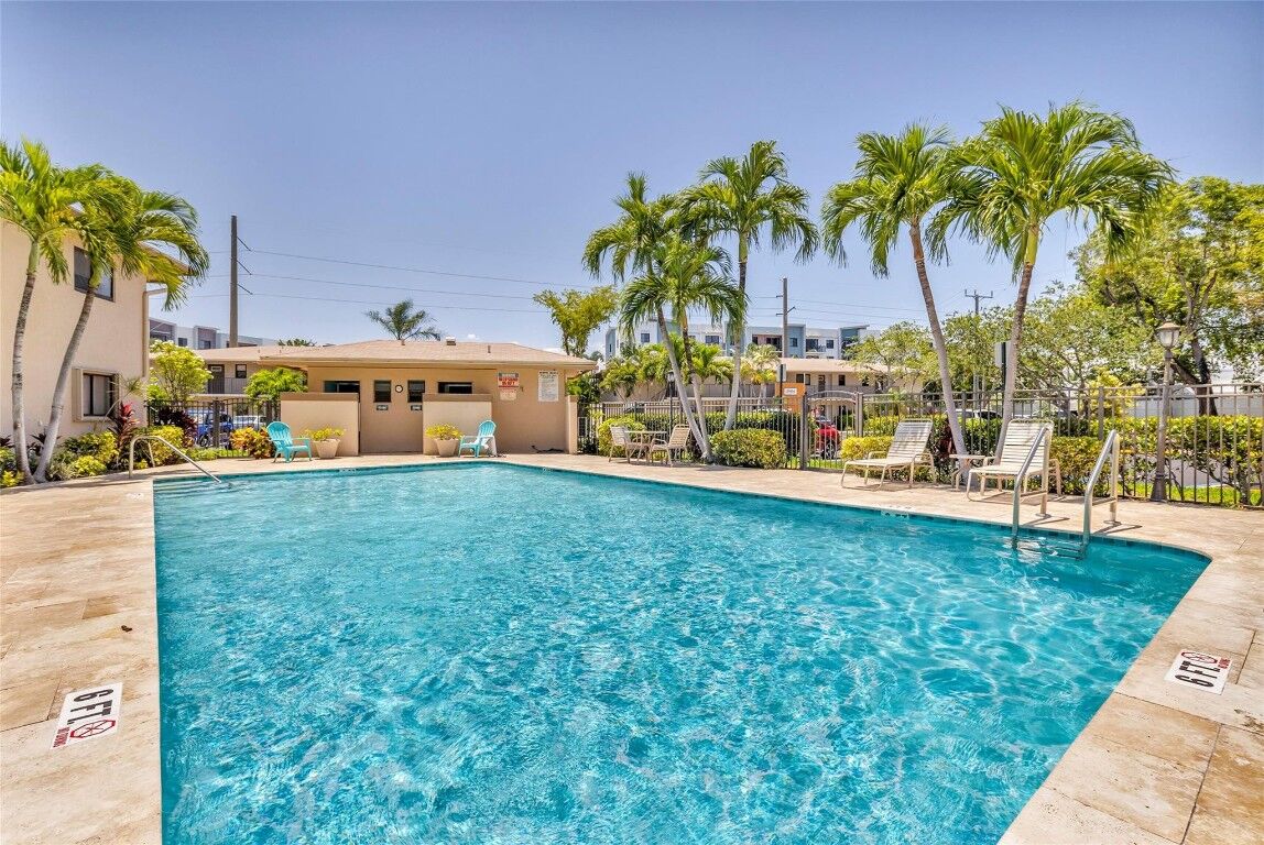 Property Photo:  2912 NE 8th Terrace 204  FL 33334 