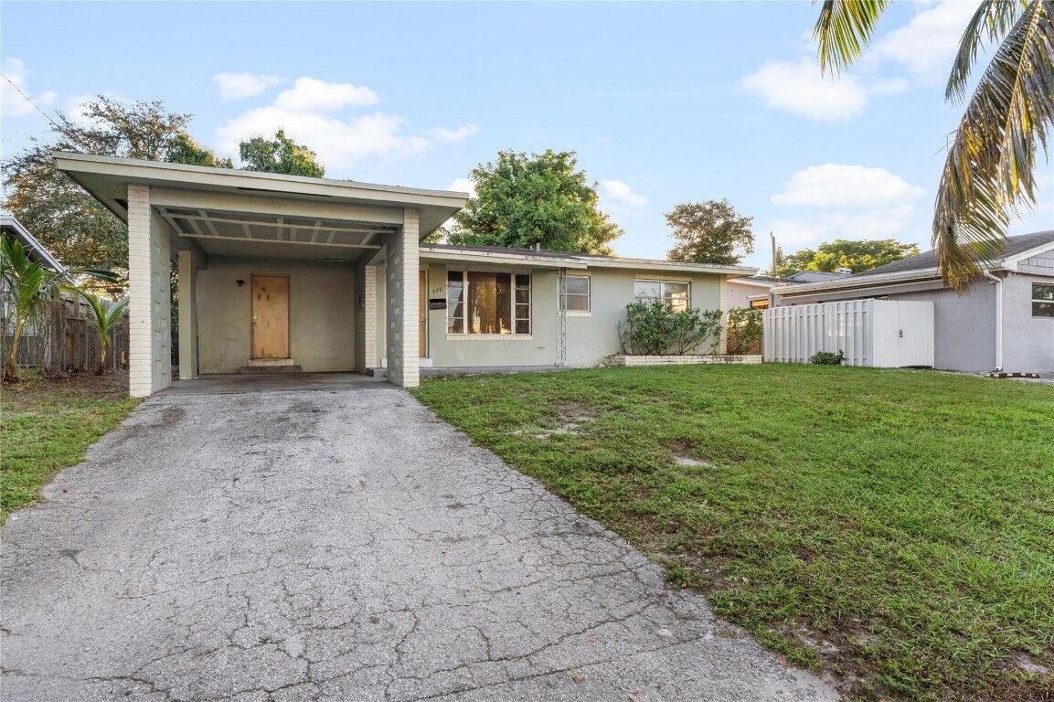 Property Photo:  230 SW 29th Avenue  FL 33312 