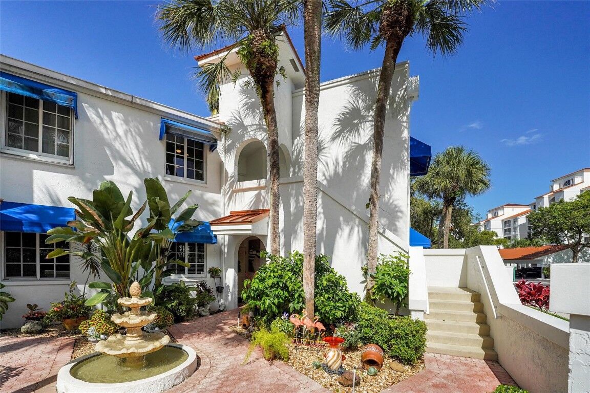 Property Photo:  4130 W Palm Aire Drive 302D  FL 33069 