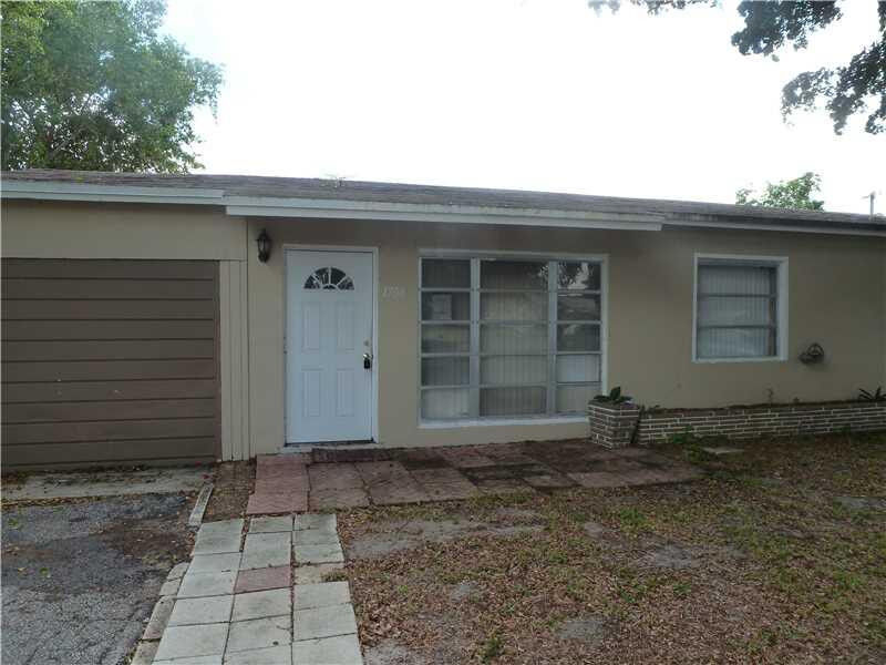 Property Photo:  1700 SW 47th Terrace  FL 33317 