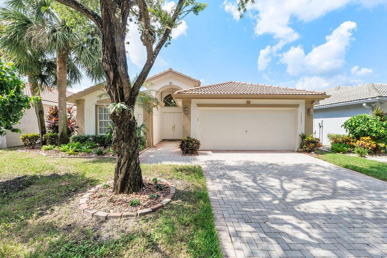Property Photo:  11721 Castellon Court  FL 33437 