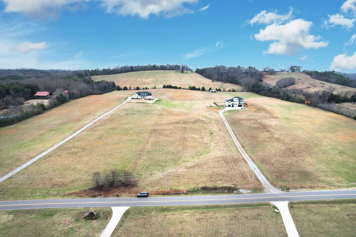 Property Photo:  00 00 Upper River Road NE  TN 37310 
