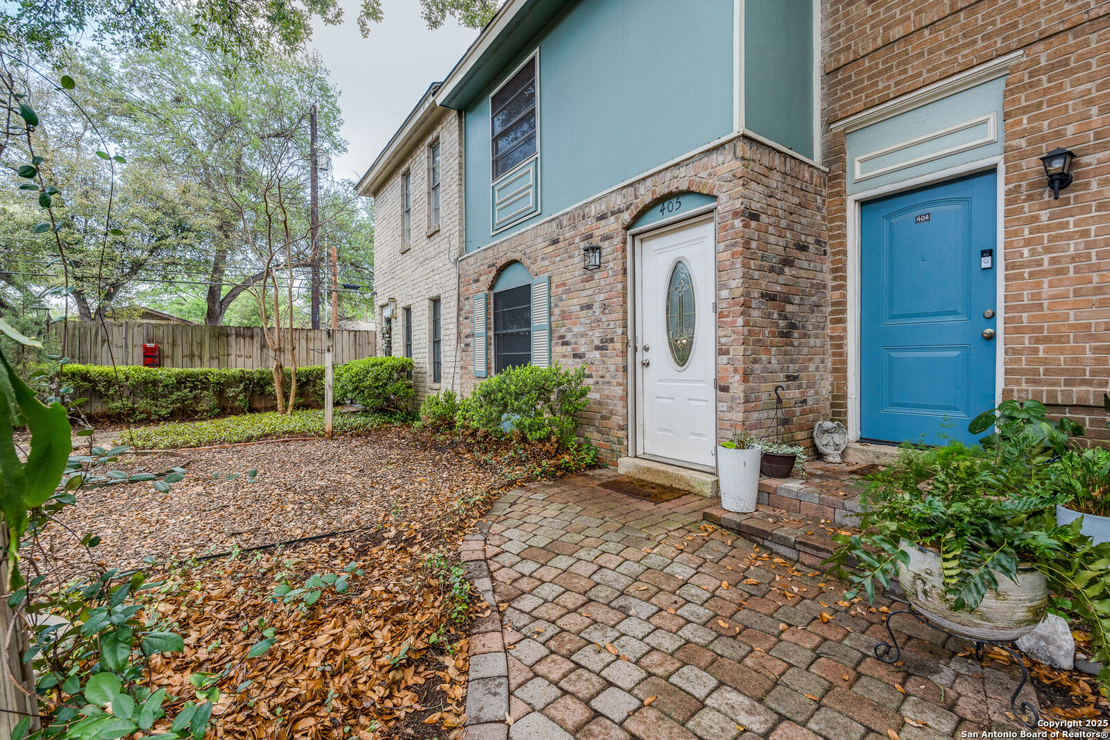 Property Photo:  2811 Woodbury 405  TX 78217 