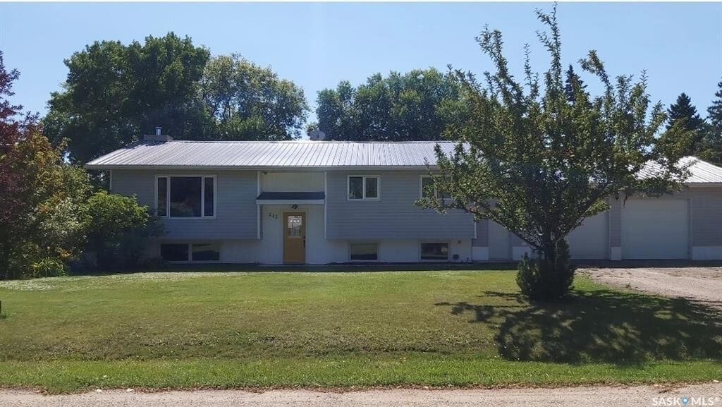 Property Photo:  212 4th Avenue E  SK S0G 3R0 