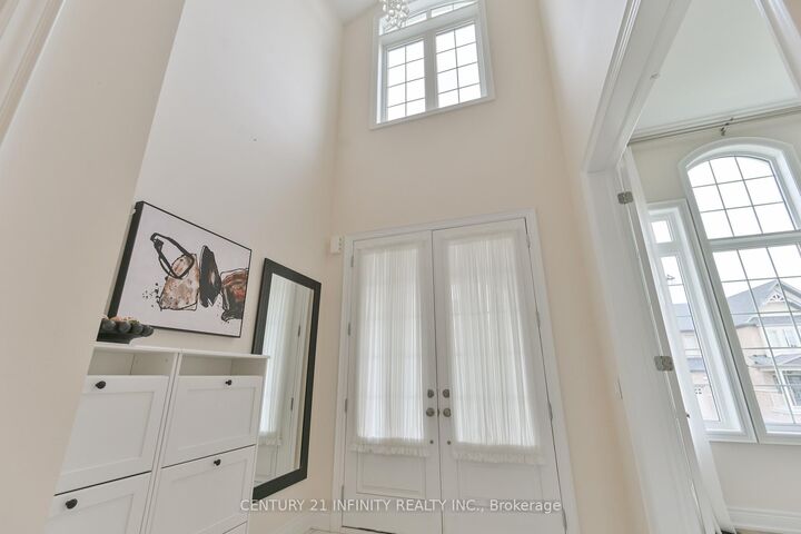 Property Photo:  34 Watershed Gate  ON L9N 0Y6 