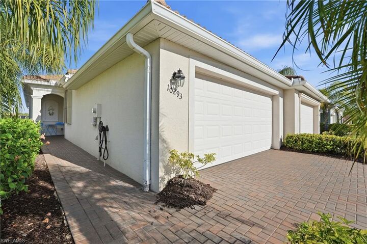 Property Photo: 10293 Prato Dr FL 33913