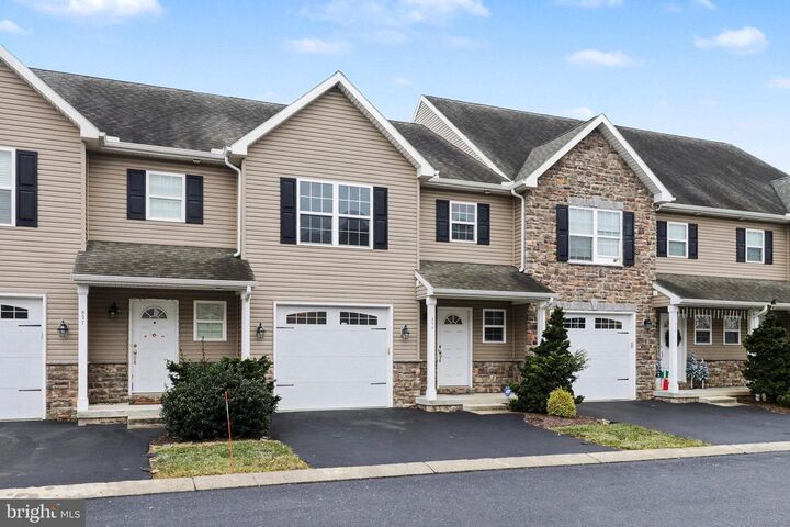 Property Photo:  829 Spring Rock Court  PA 17055 