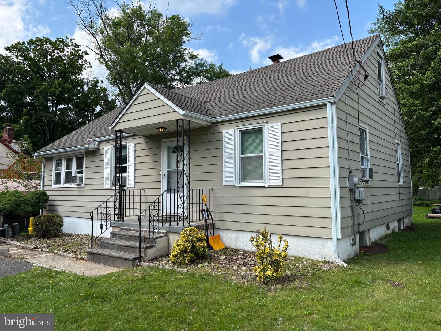 Property Photo:  438 Ewingville Road  NJ 08638 