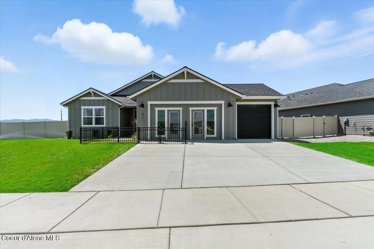 Property Photo:  7037 N Coeur Terre Blvd  ID 83815 