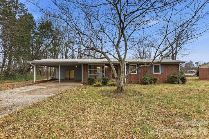 Property Photo:  103 Roseman Lane  NC 28625 