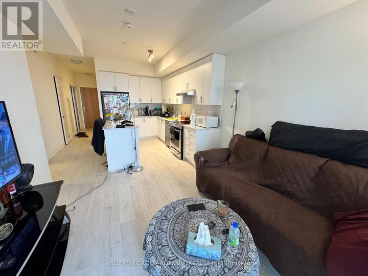 Property Photo:  8960 Jane Street 810  ON L4K 0N9 